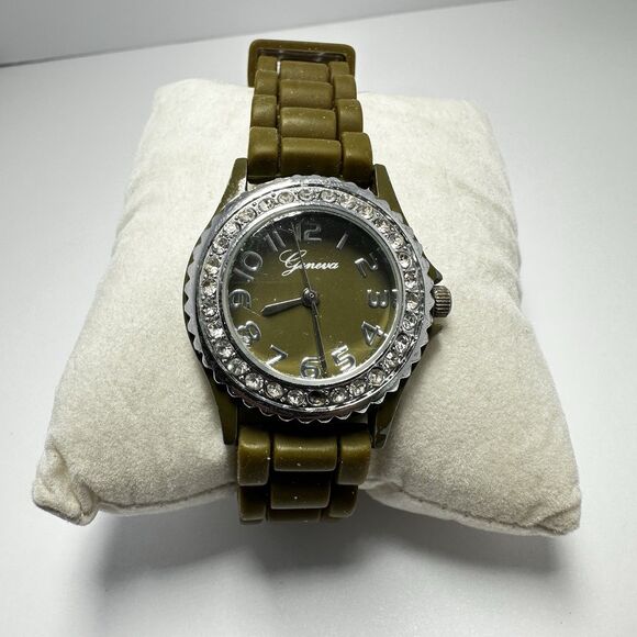 Geneva Women's Quartz Watch Used With New Battery. It Is A Working Watch - Picture 14 of 15